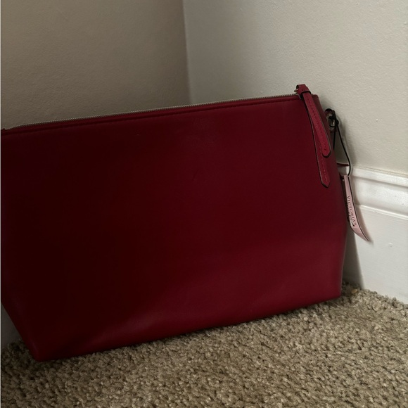 Victoria Secrets - Picture 4 of 5